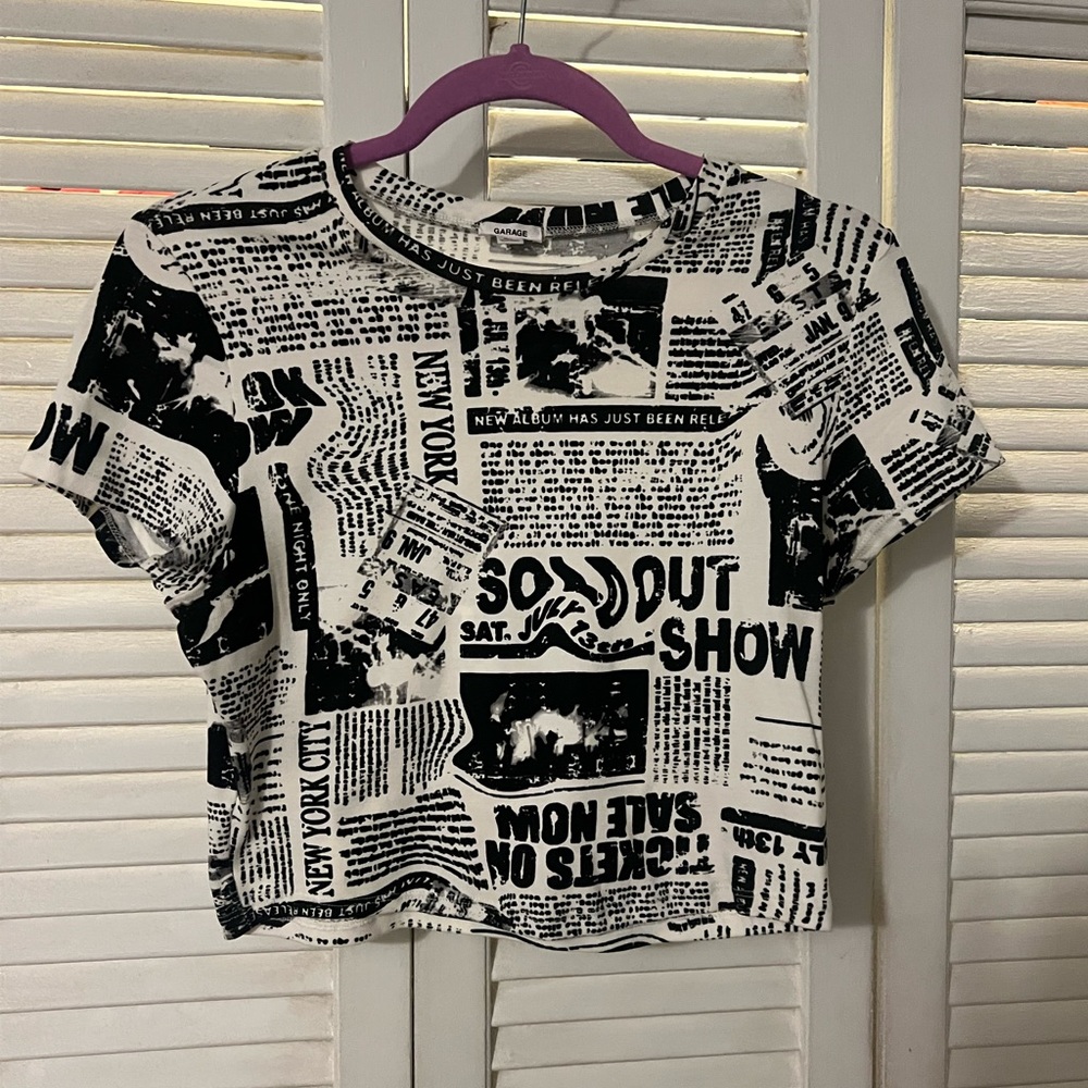 Crop Graphic Tee